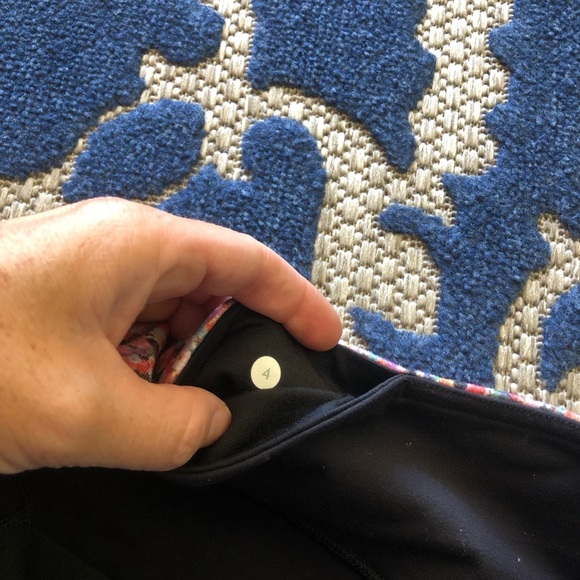 Lululemon pant - Picture 4 of 5